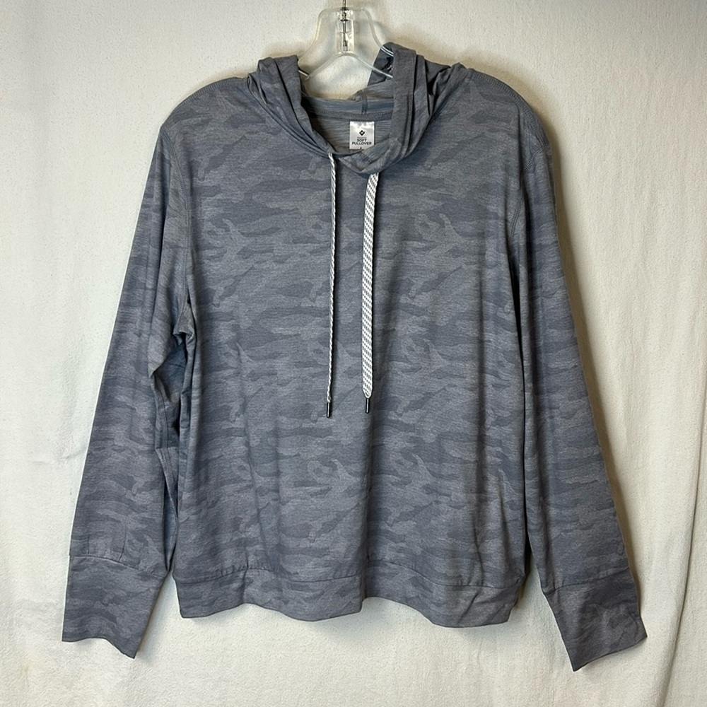 Favorite Women’s Gray Camouflage Hoodie Size L Super Soft Lightweight